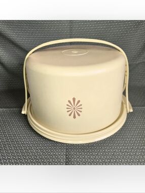 Tupperware Harvest Gold Starburst Cake Carrier with Handle Vintage